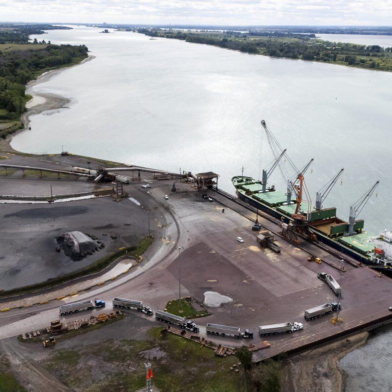 Residents say Port of Montreal expansion in Contrecoeur unnecessary, harmful